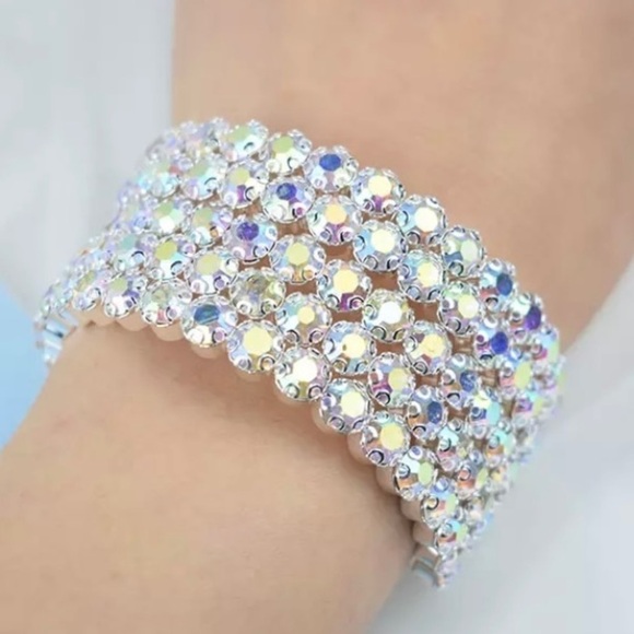 FIVE Row Crystal Rhinestone Bracelet. - Picture 2 of 4